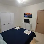 Проживание в семье Seaview